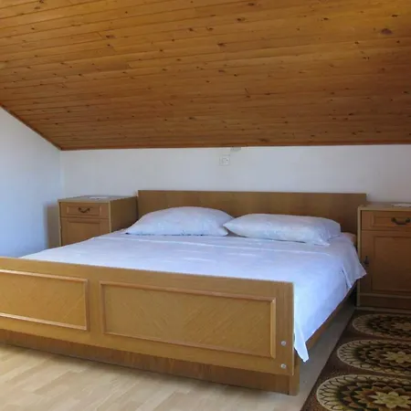 Petra Apartment *